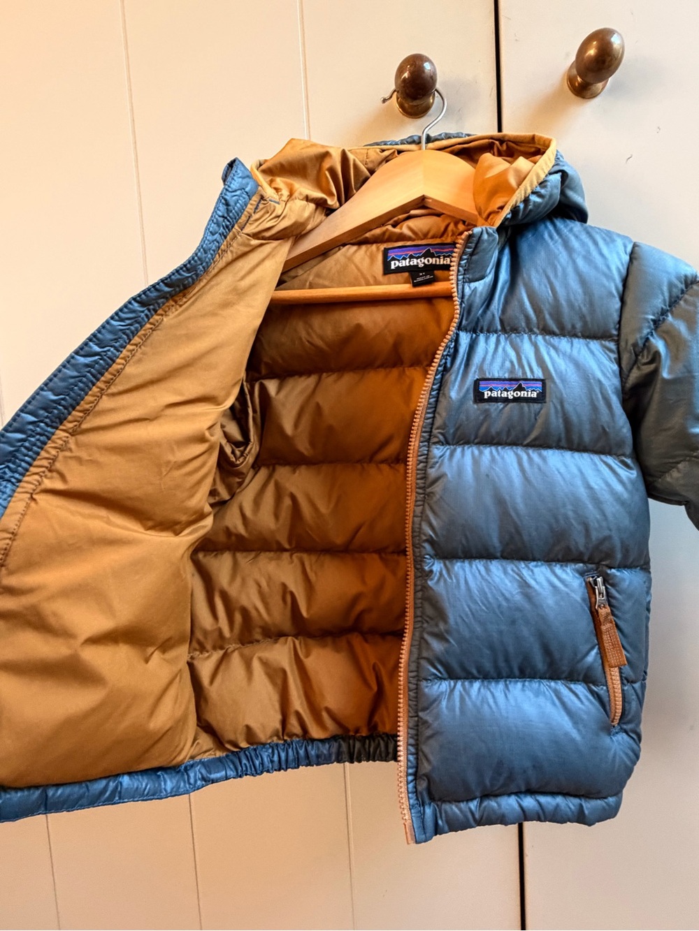 Patagonia Kids Hooded Puffer Jacket - Slate Blue with Tan Accents - Picture 3 of 4